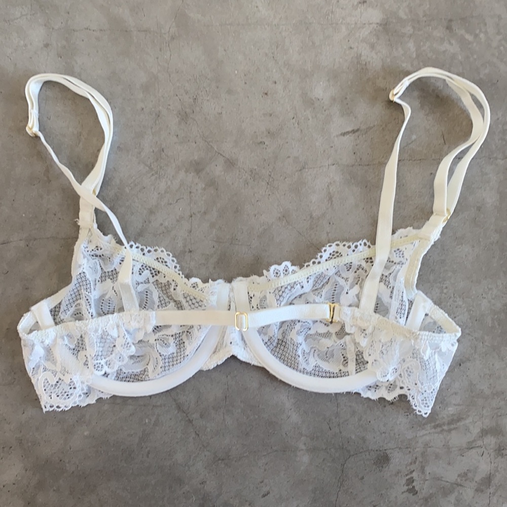WHITE LACE (attached to white bra) main image 1